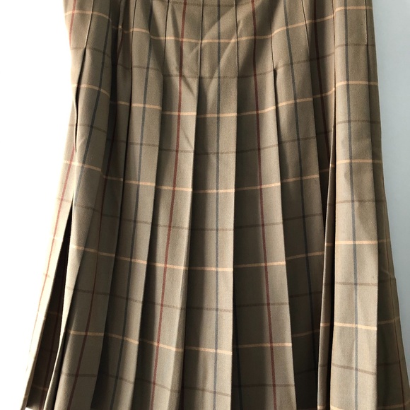 Burberry Vintage Pleated Skirt - Picture 2 of 5